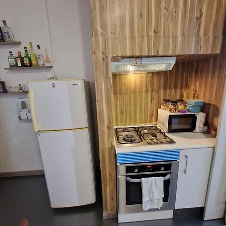 Quarto Em Apartamento Lgbt Adult Only * Lisboa